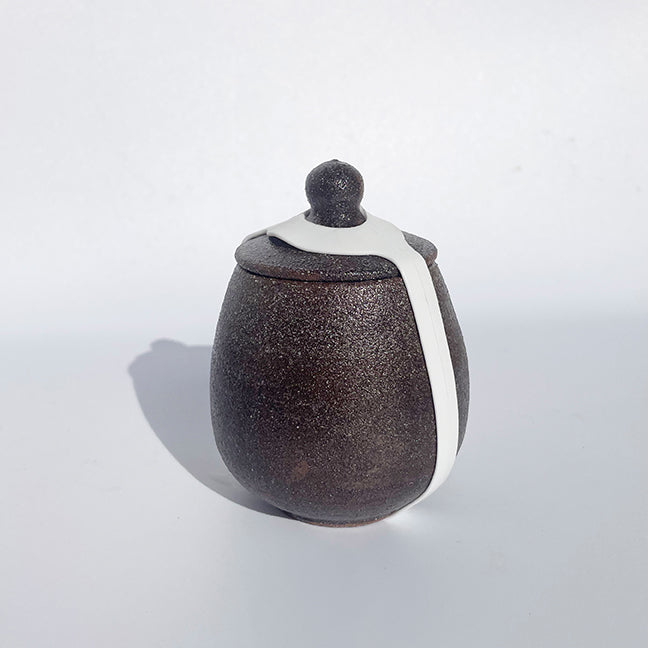Ägg Love Léa (marron foncé)