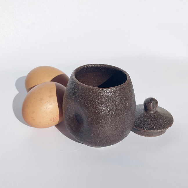 Ägg Love Léa (dunkelbraun)