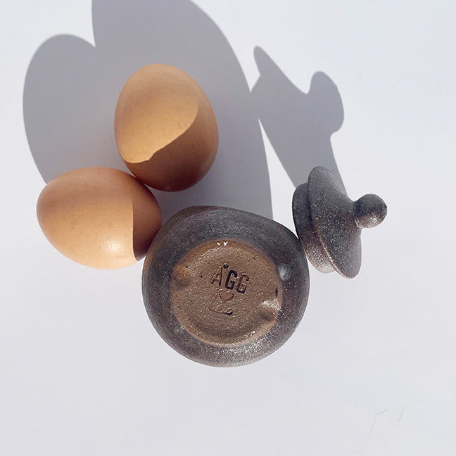 Ägg Love Léa (dunkelbraun)